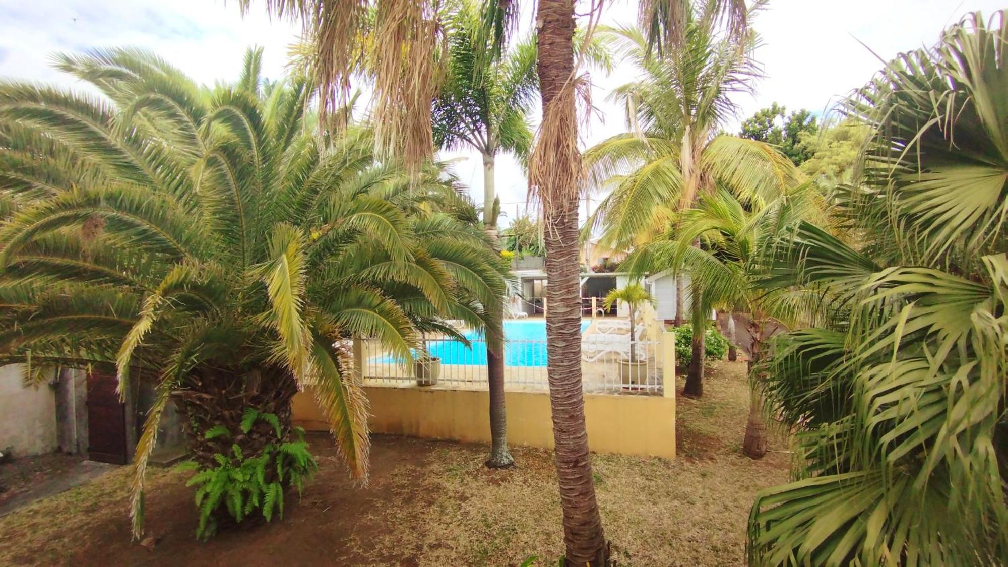 F2 Residence Oasis Terre Rouge A Saint Pierre Exteriör bild